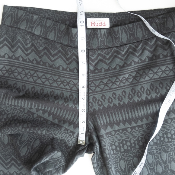 Mudd, Black pattern Workout leggings, Size Lg - Picture 9 of 10